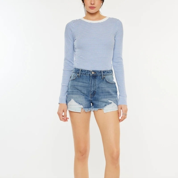 NWT KanCan Shana High Rise Distressed Med Wash Denim Shorts Size 9/28 - Picture 3 of 9